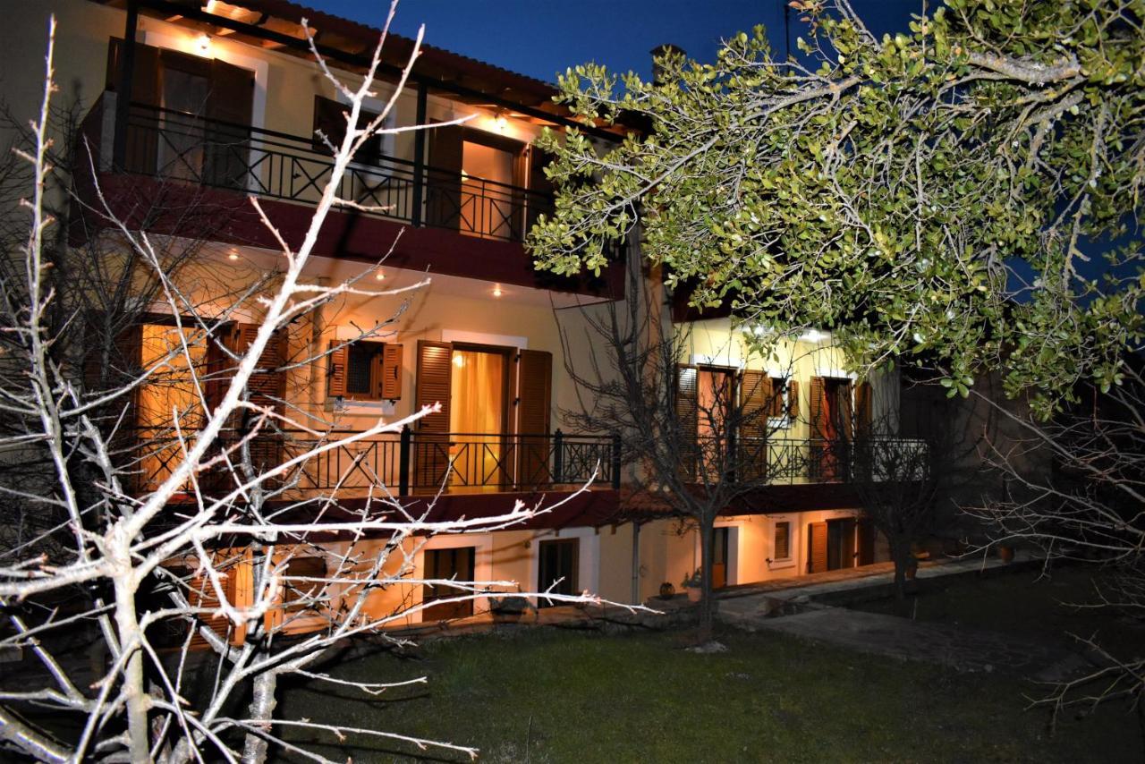 דירות ויטינה Mainades House מראה חיצוני תמונה