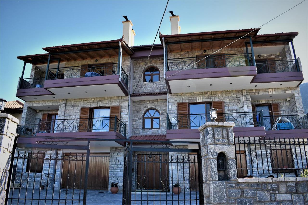 דירות ויטינה Mainades House מראה חיצוני תמונה