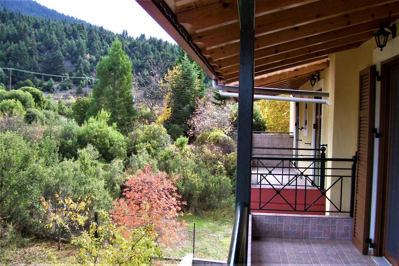 דירות ויטינה Mainades House מראה חיצוני תמונה