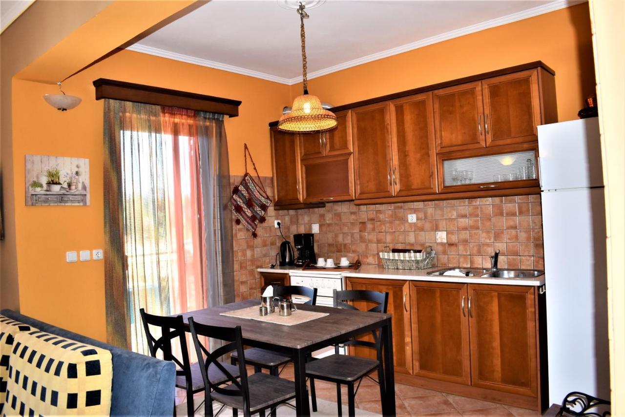 דירות ויטינה Mainades House מראה חיצוני תמונה
