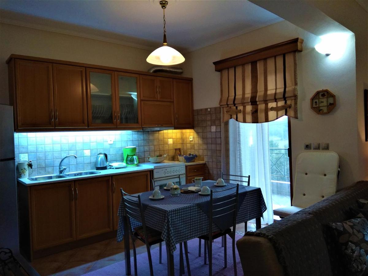 דירות ויטינה Mainades House מראה חיצוני תמונה